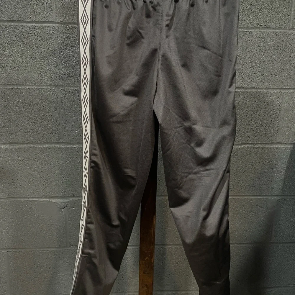 Umbro Charcoal Pants with Geometric White Stripe